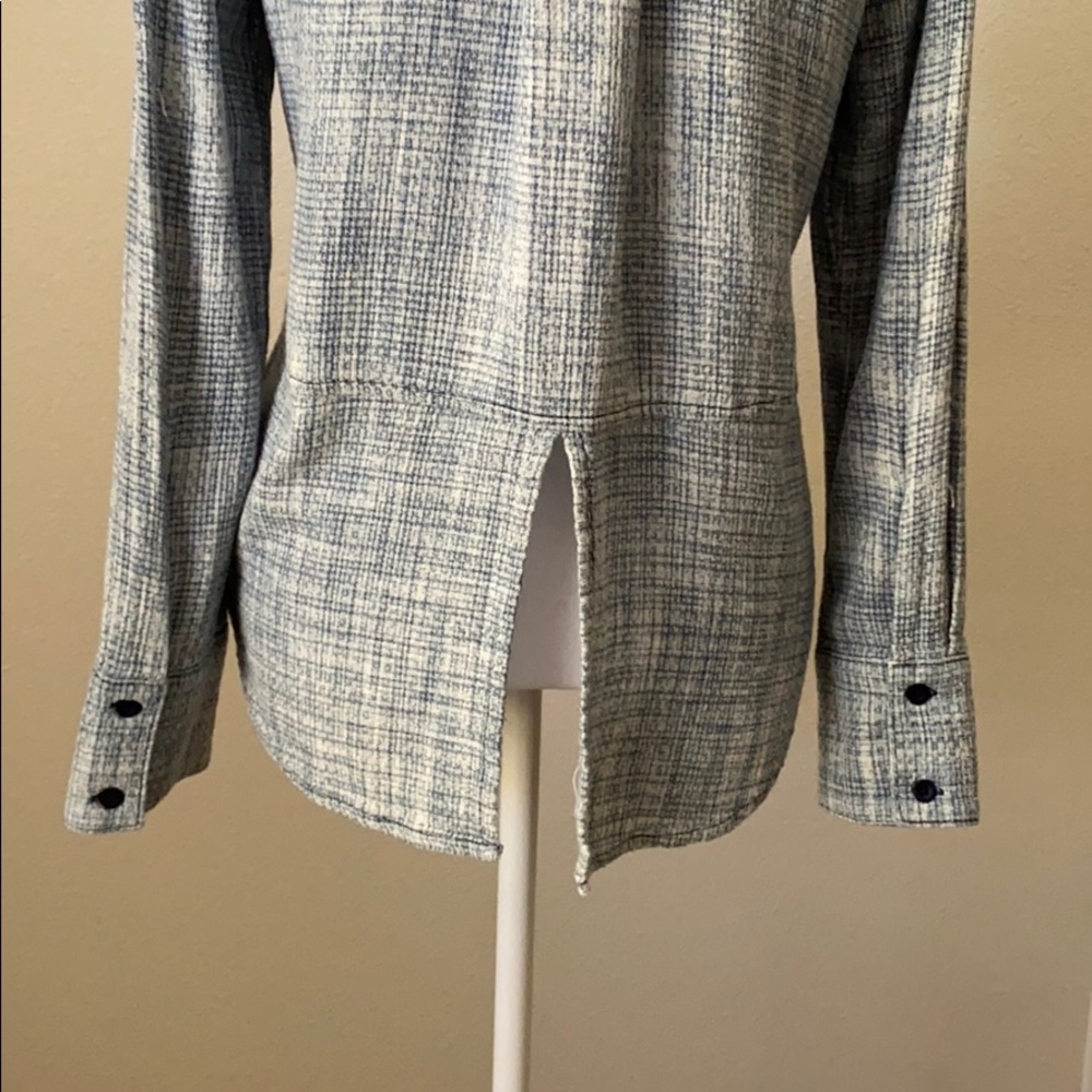 Cloth & Stone Split Back Button Down Shirt Size Xs - image 6